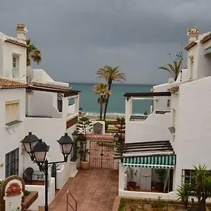 Puerto De La Duquesa Castillo de Sabinillas